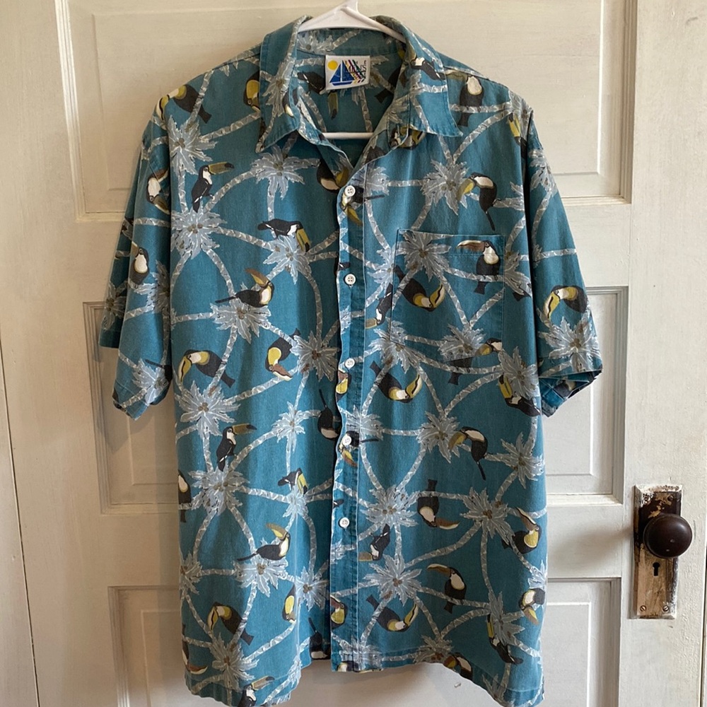 1980s VTG Men’s Store at Sears Short sleeve button up collared tropical shirt